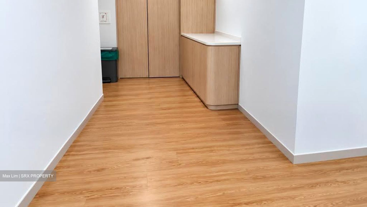 Parkway Centre (D15), Office #622561951